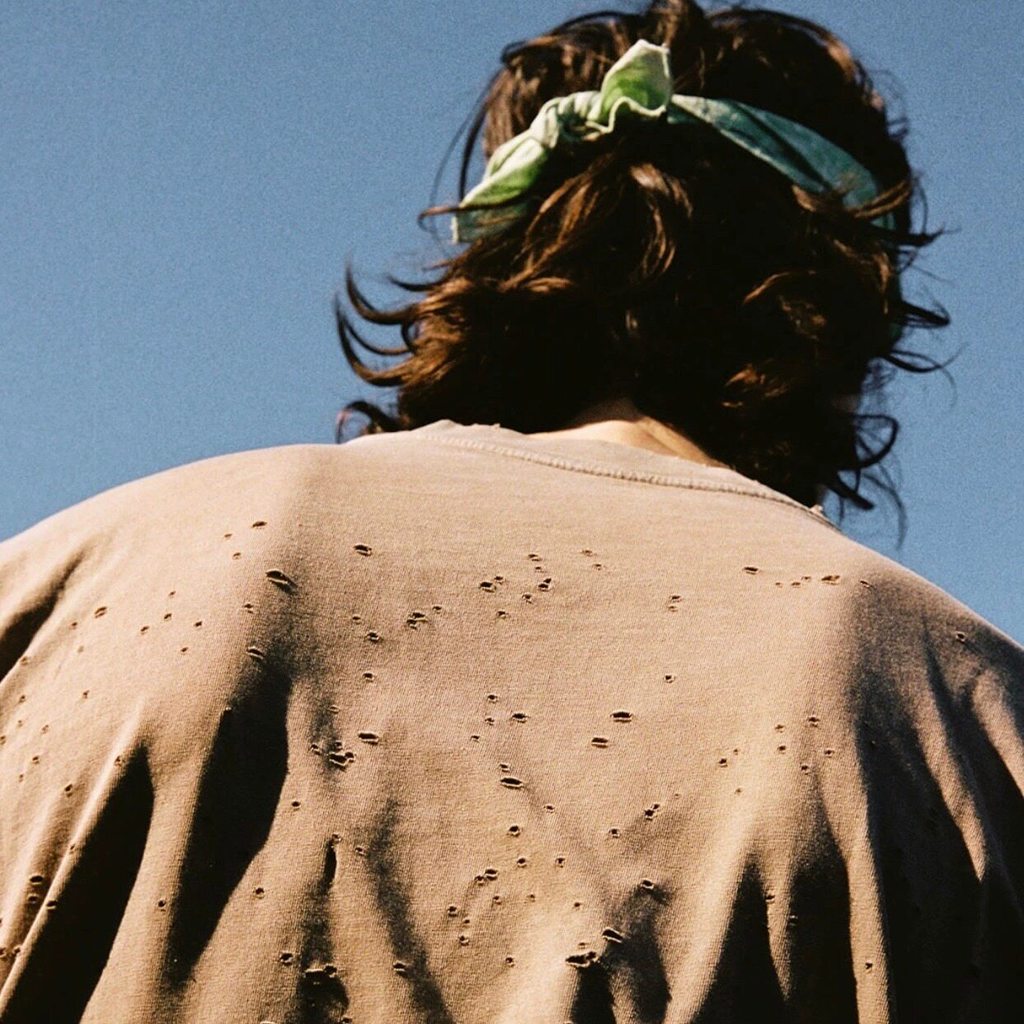 Satisfy Running Wormhole Hole Hand-Made Punk Music น้ําหนักเบาวิ่งกีฬา Aesthetics เสื้อยืดแขนสั้น