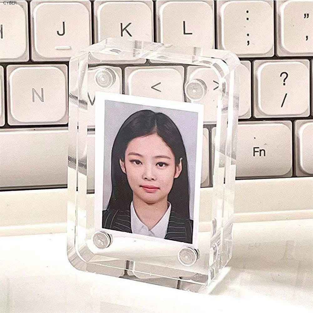 กรอบรูปยืนโปร่งใส CYBER สำหรับภาพถ่ายและของขวัญ K-Pop