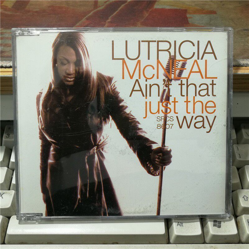 WV9510:Lutricia McNeal – Aint That Just The Wayerwear