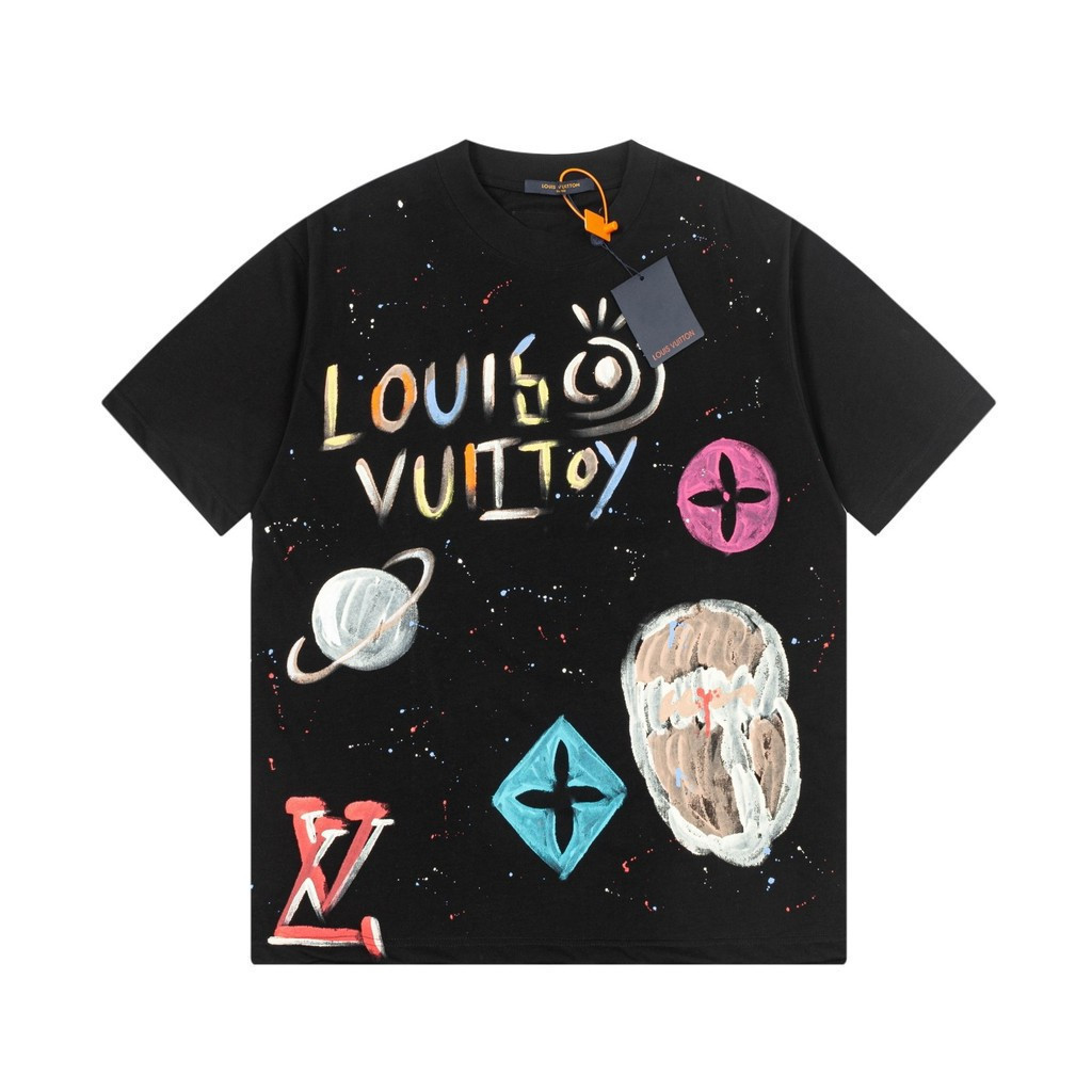 L * OUDIS VUIT#TON /L * V2026 Star Early Spring เสื้อยืดแขนสั้นสไตล์ใหม่ชายหญิงคู่สไตล์สบาย Breathab
