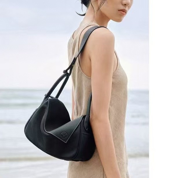 กระเป๋าสะพายข้าง Palace Selection หนังCowhideแท้ สไตล์สมาร์ทสำหรับคนเมือง