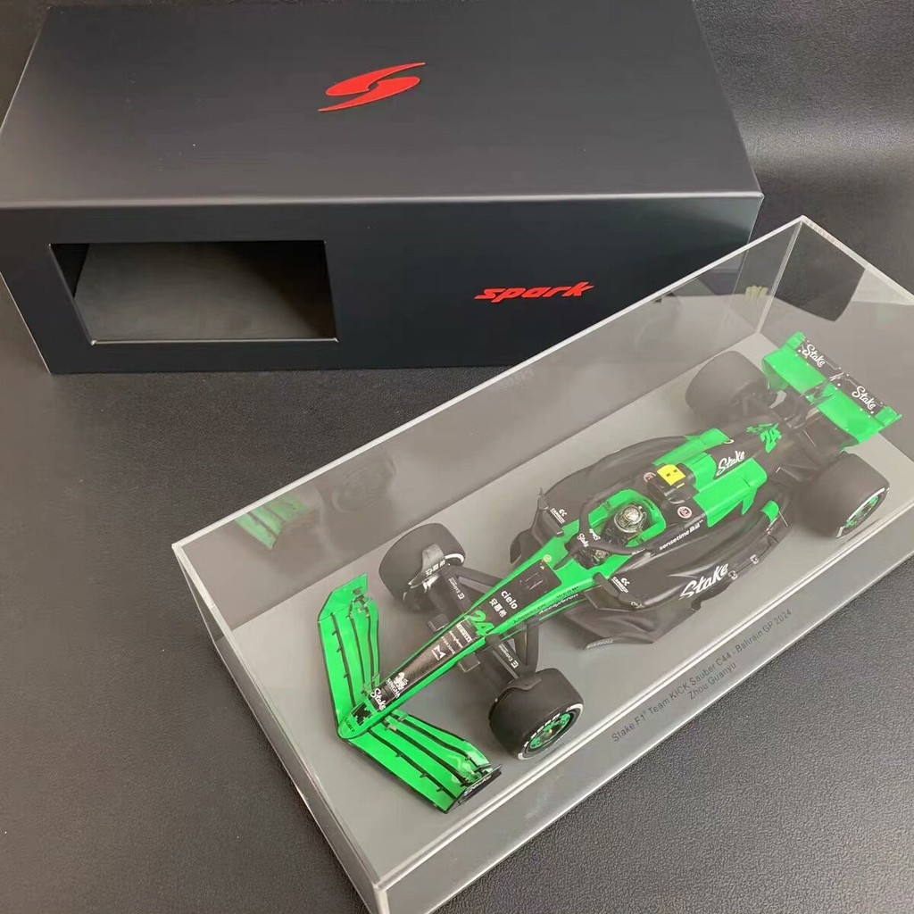 คลังสินค้าพร้อม 1: 18 Spark Zhou Guanyu 2024 F1 Bahrain Station KICK Sauber C44 รุ่นรถในการจัดส่ง