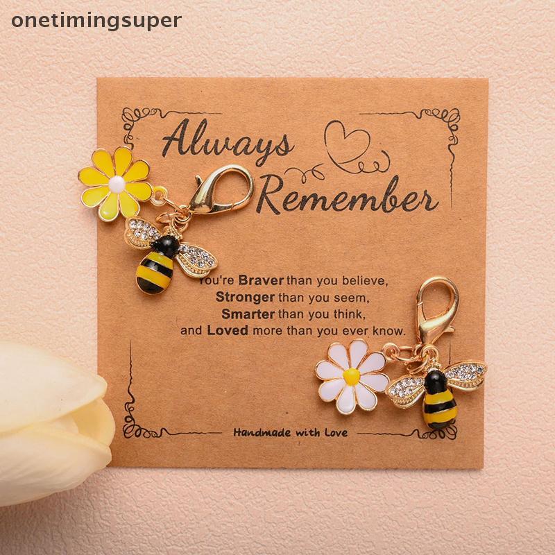 พวงกุญแจตกแต่งดอกไม้จี้ แบบ Blessing Card จาก Bee Daisy สไตล์หรูหรา