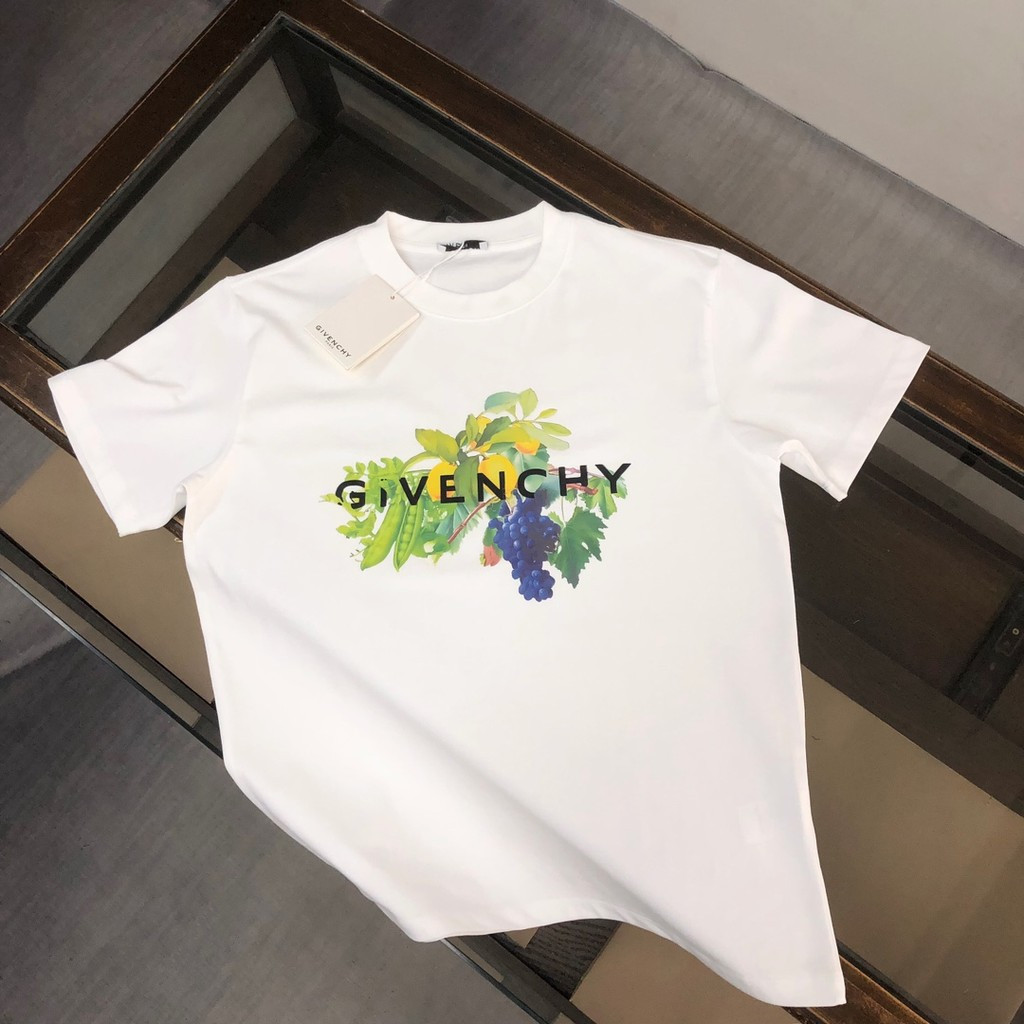 GIVENCHY/GIVENCHY 2026 ต้นฤดูใบไม้ผลิสไตล์ใหม่เสื้อยืดแขนสั้นชายหญิงคู่สไตล์สีคมชัดรอบคอ Slim-Fit ข้