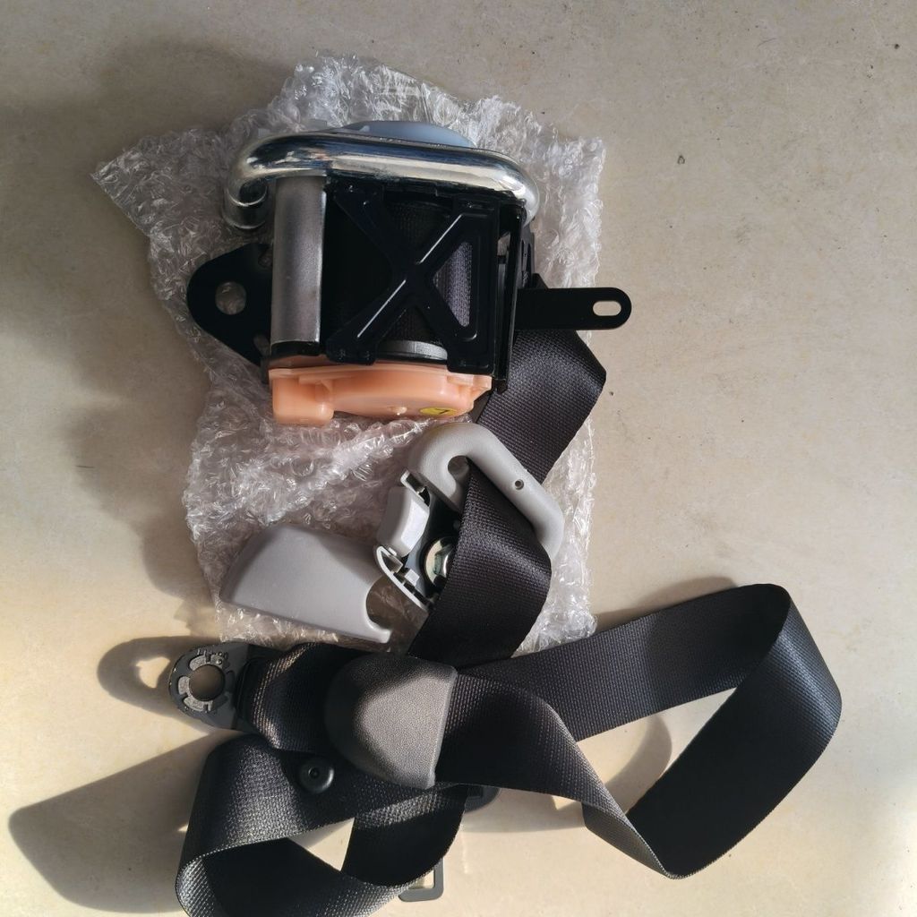 เข็มขัดนิรภัยเฉพาะ Mitsubishi Pajero V93 / V97