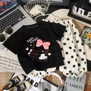 เซ็ทเสื้อ+กางเกงเด็กผู้หญิง Hello Kitty 2026 แขนสั้น โบว์น่ารัก ลายจุดแบ๊ว ผ้าฝ้ายนุ่ม 🎀