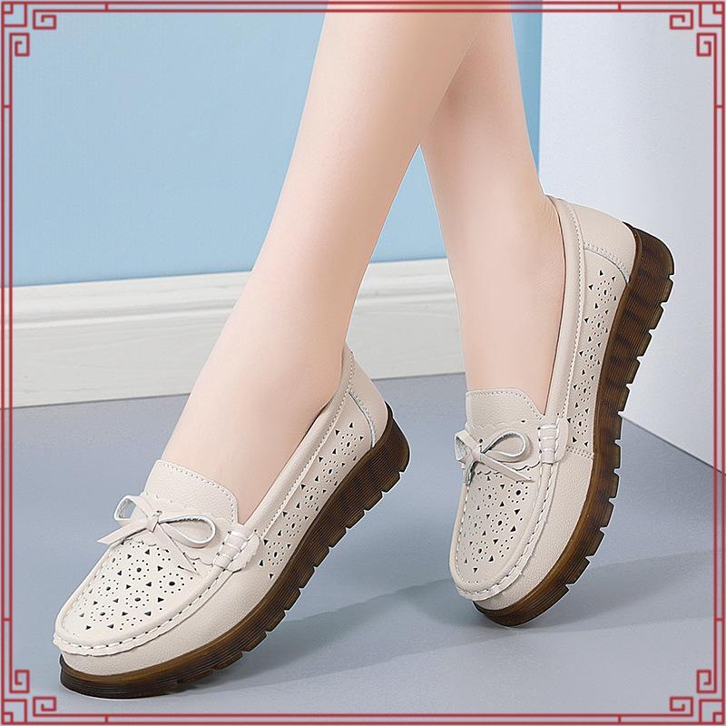 สตรีแฟชั่นรองเท้าแฟลตสบายๆฤดูร้อนสีดําลื่นบนนุ่ม soled รองเท้ากันลื่นกลวงระบายอากาศหนังเดิน Lofers ร