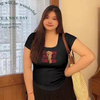 ขอบเสื้อผู้หญิงตอนหน้าอก U เสื้อสาวอวบพรางหุ่น รุ่นล่าสุดเสื้อยืดผู้หญิง มีหลายสีให้เลือก มีหลายไซซ์ให้เลือกเสื้อยืดผู้ห