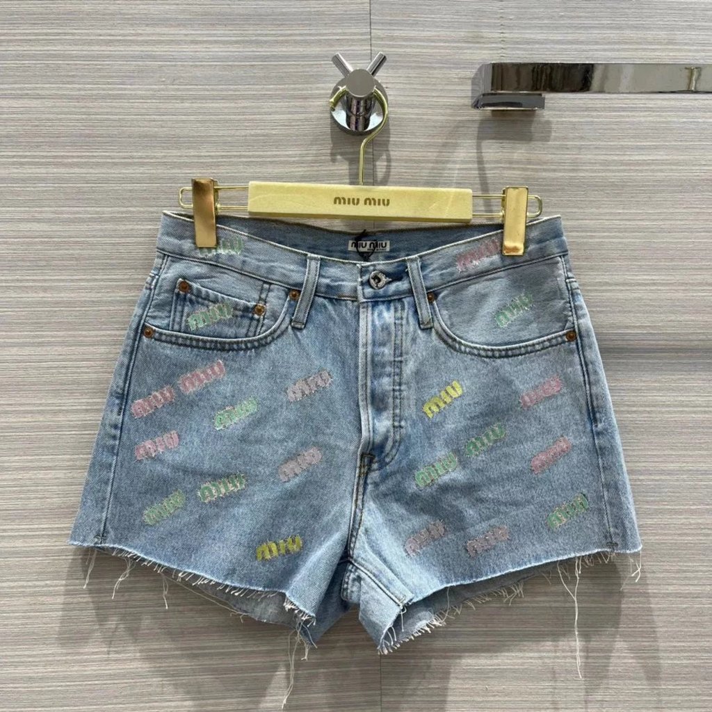 กางเกงขาสั้น denim .COLAB. Levi และ MiuMiu สำหรับสุภาพสตรี