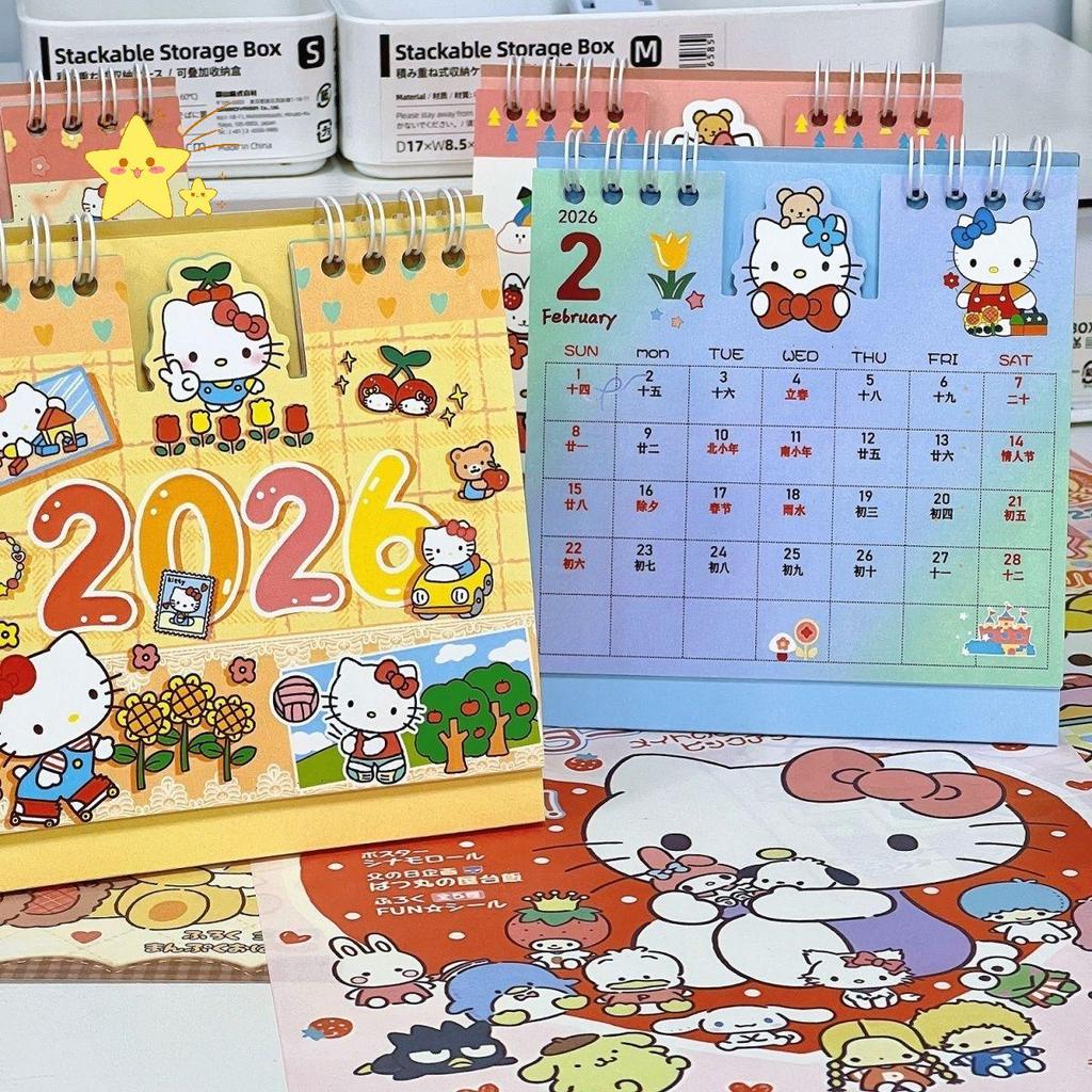 [JBTH] Hello Kitty 2026 ปฏิทินการ์ตูน Sanrio ปฏิทินตั้งโต๊ะเครื่องประดับ Kawaii Planner Agenda ทุกวันรายเดือนเครื่องเขียนอุปกรณ์สํานักงาน [JB] - รูปที่ 4