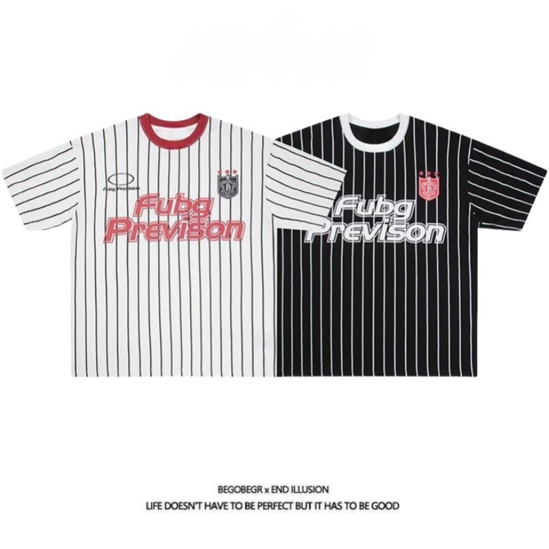 Chaistyle เสื้อยืดลายทาง สไตล์ Hiphop พิมพ์ลายตัวอักษร แบบหลวมลำลอง สไตล์อเมริกันวินเทจ ชุดคู่รัก