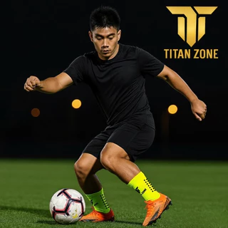 Titan Zone - Mid-Calf Grip Socks ถุงเท้ากันลื่น ครึ่งแข้ง เกรดโปร คล่องตัวทุกจังหวะ