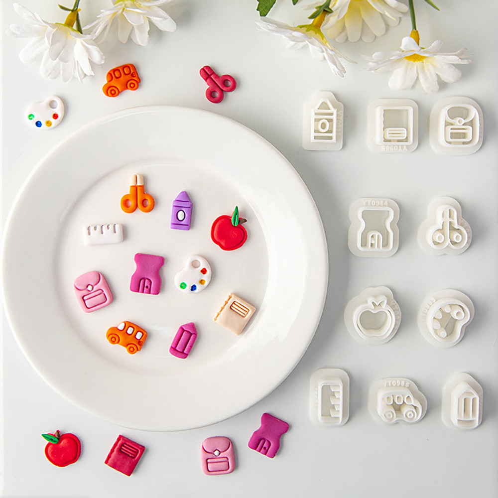 10 ชิ้น/เซ็ต Mini เครื่องเขียน Series Soft Polymer Clay Cutters กระเป๋าเป้สะพายหลัง/ดินสอ/Scisors รูป DIY ต่างหูเครื่องประดับตัด Die Mold