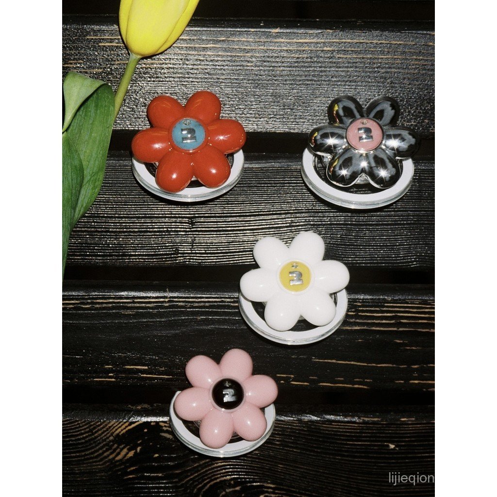 แท็ก. Put-Pat Flower Magnetic Phone Stand Griptok Phone Holder Magnetic Griptok