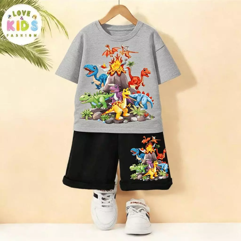ชุดเด็กชายสนุกๆ ลายไดโนเสาร์หลายสายพันธุ์รอบภูเขาไฟ | เสื้อ+กางเกงขาสั้น ใส่สบาย คุณภาพดี | Dinosaur Volcano Adventure S