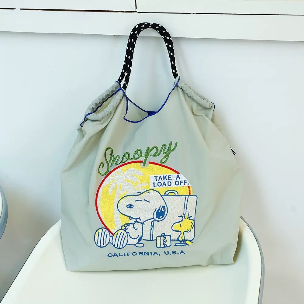 INS สไตล์เย็บปักถักร้อย Tote Bag เป็นมิตรกับสิ่งแวดล้อมไนลอนกันน้ําความจุขนาดใหญ่กระเป๋าสะพายข้าง