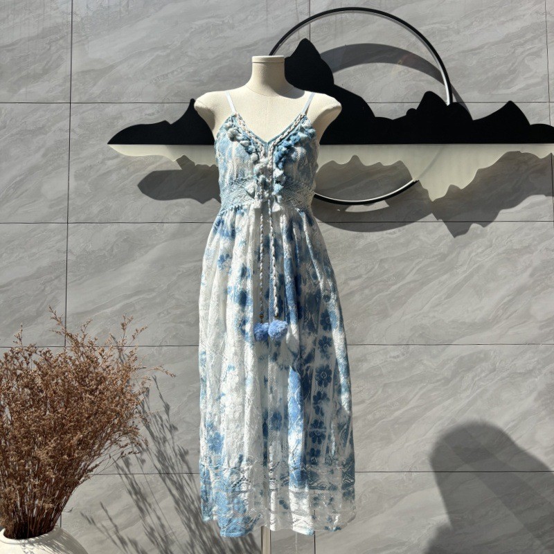 สไตล์ชาติพันธุ์ลูกไม้ Tie-Dye Blue Dye สีฟ้าสีขาว Dye Plant Dye V คอสลิงชุด Fur Ball สลิงชุด 26.3.13