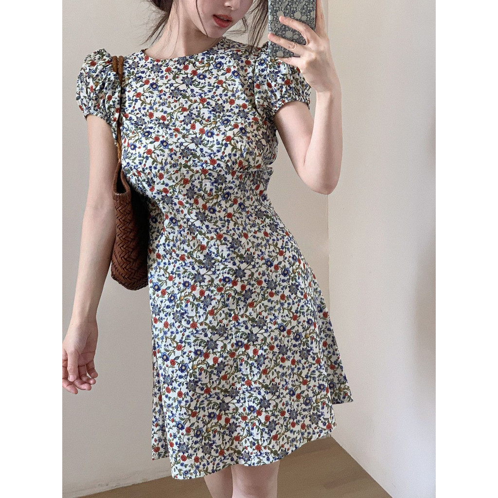 ชุดแฟชันสตรีแขนยาวรอบคอ สไตล์ A-line พัฟลายers เพื่อสรีระเรียวเล็กและดูมีเสน่ห์