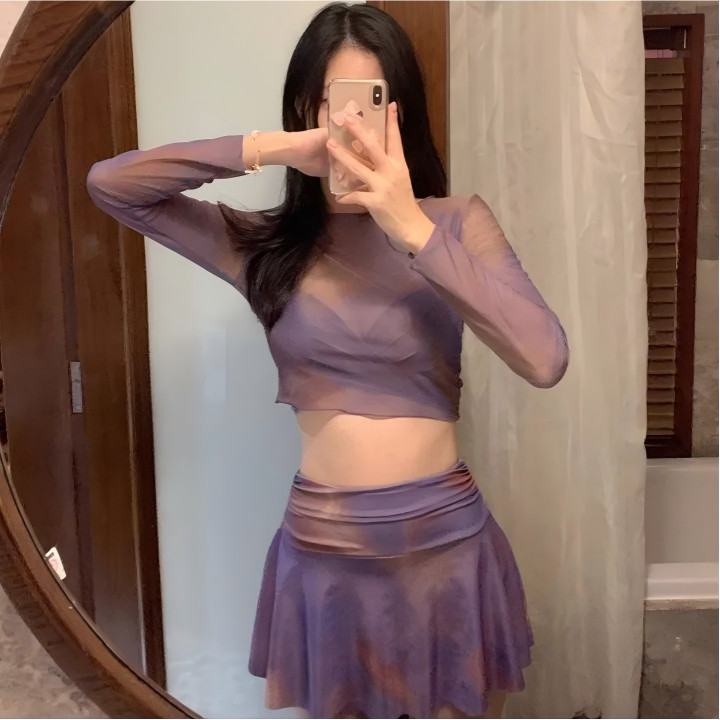 Gwenny M-XL ชุดบิกินี่แขนยาวสีม่วงพร้อมกระโปรง สำหรับช่วงฤดูร้อนบนชายหาด