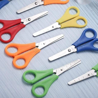 กรรไกร 1 ชิ้น หลากหลายสี มีสเกล กรรไกรฝึกหัด