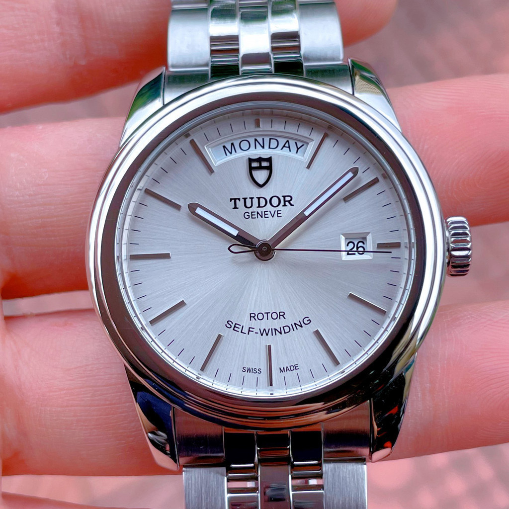 Tudor Tudor Tudor Series นาฬิกาผู้ชายกลไกอัตโนมัติ 56,000