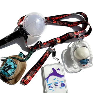กระเป๋าสะพายข้างกลางแจ้ง ARIRANG Lightstick สายคล้อง Jungkook JIN Jhope เชือกเส้นเล็กโทรศัพท์แบบปรับได้ SUGA AgustD V LAYOVER JIMIN RM RPWP สายคล้องคอเชือก