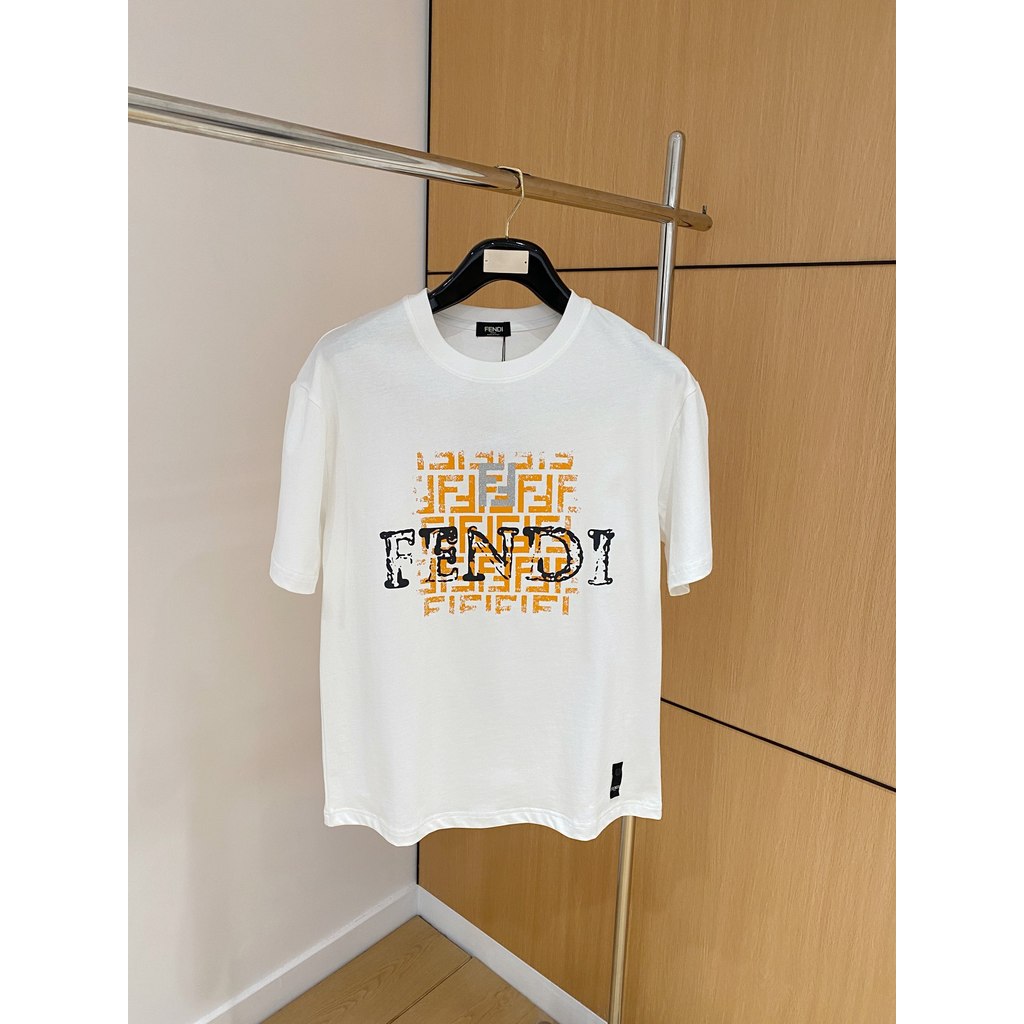 FEND/Fendi/2026 คลาสสิกรอบคอแขนสั้นเสื้อยืดผู้ชายผู้หญิงสไตล์รอบคอ Slim-Fit Pullover ญี่ปุ่น Top Joi