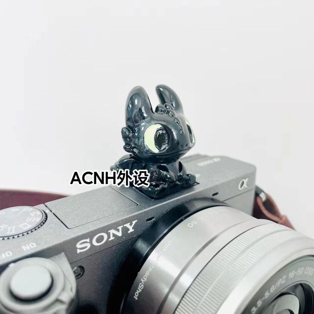 New Product#Cute How to Train Your Dragon Toothless couple figurines camera hot shoe cover Nikon ZFC