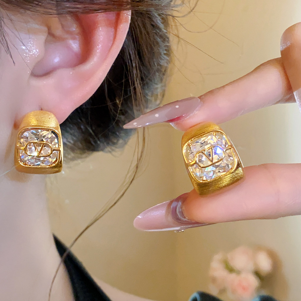 Niche Brushed Geometric ต่างหู High-end Stylish Unique Women Jewelry