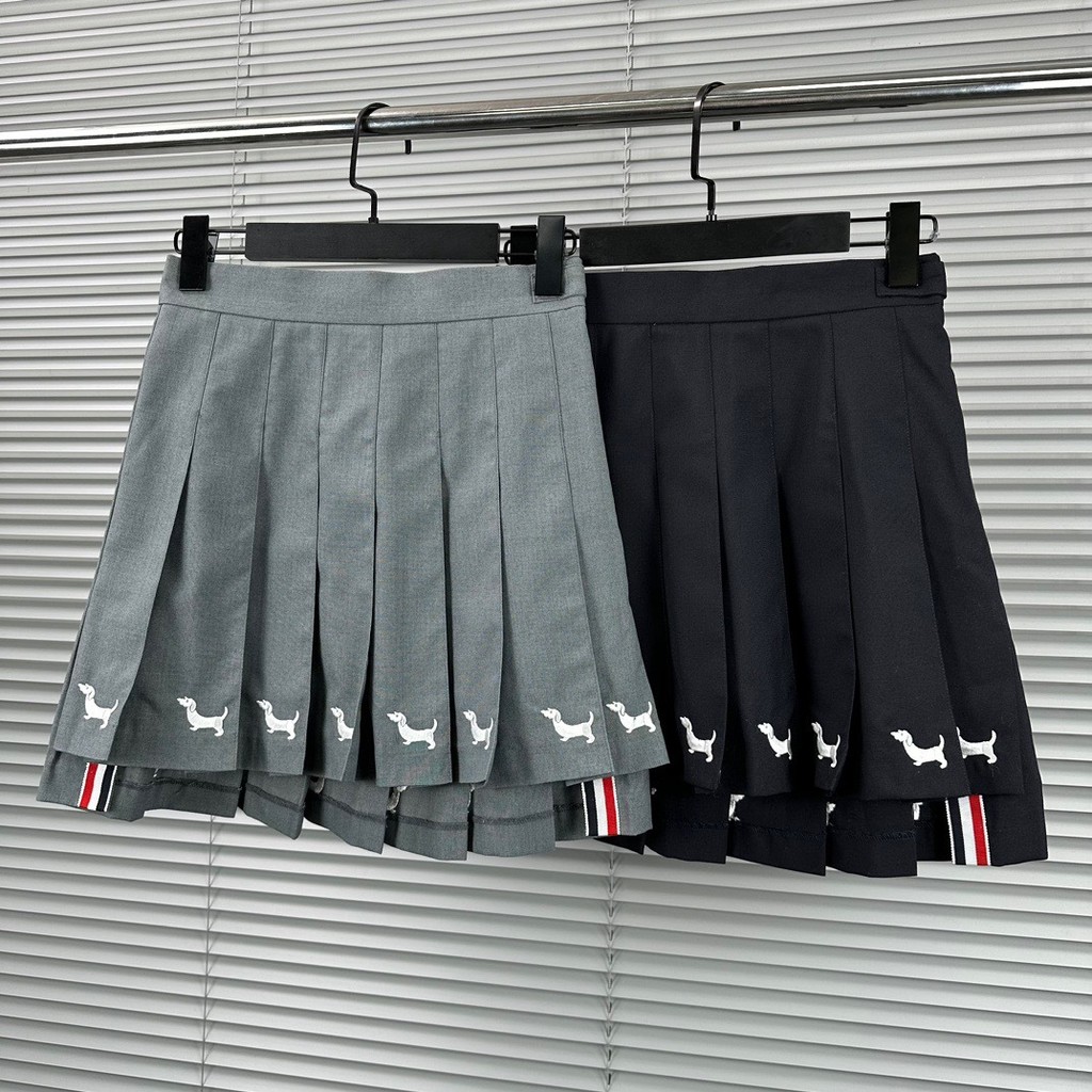 Tom Browne Street Wear Puppy ปักกระโปรงสั้นสาว Casual Anti-glare Slimmer ดูกระโปรงจีบ