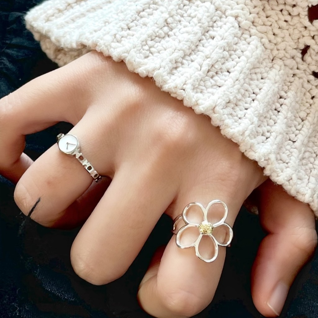 แหวนโลหะผสมลายดอกไม้สำหรับสุภาพสตรี รูปที่ 3