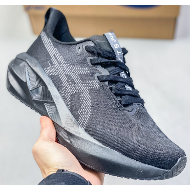 รองเท้าวิ่ง ASICS Novablast 5 แบบทนทาน