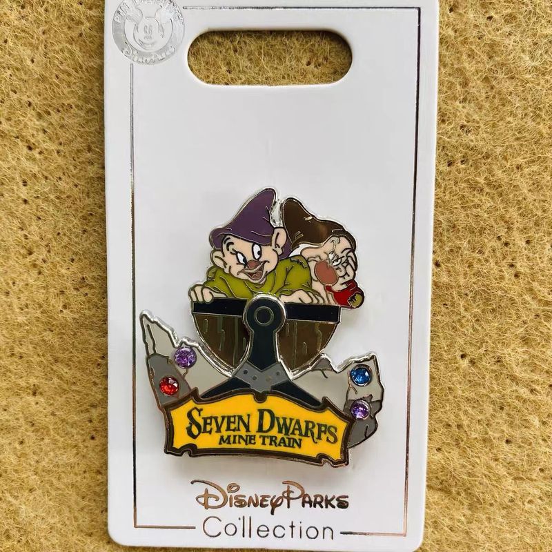 Disney Badge disney Pin disney Pin disney Medal Snow White Little Dwarf สามารถหมุนซ้ายขวา Badge/Bead