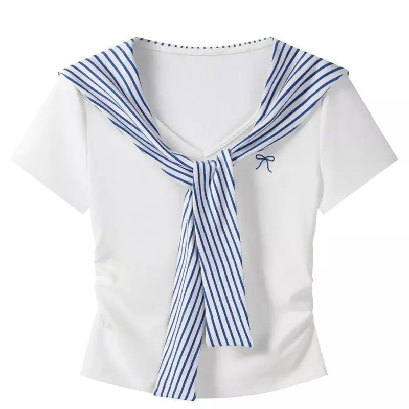 เสื้อผู้หญิงแขนสั้นลายดอกไม้ คอวีทรงเข้ารูป thumbnail 4