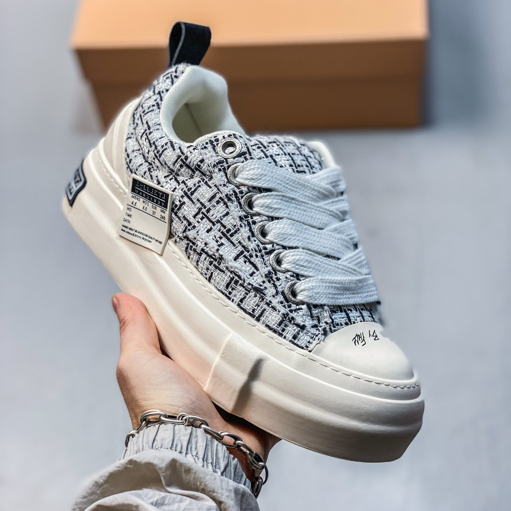 รองเท้าลำลองผ้าใบ xVESSEL Pearl Nougat เหมาะสำหรับทั้งชายและหญิง