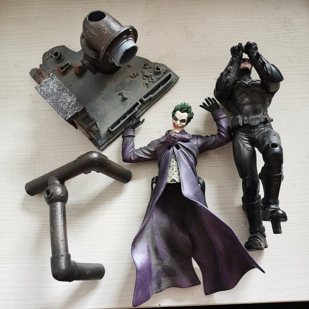 ของแท้จํานวนมาก Batman VS Joker Wars รูปปั้นฉากโมเดล