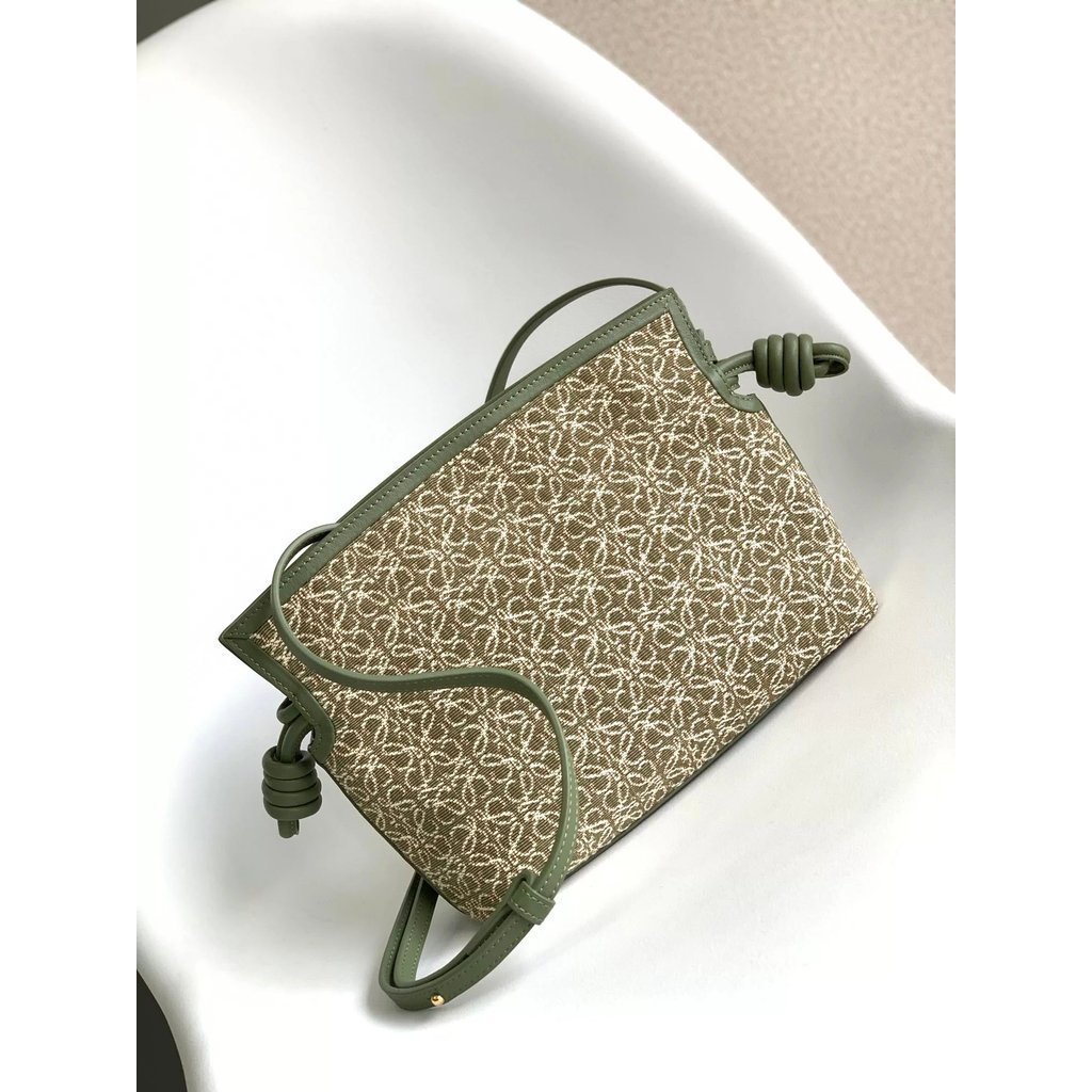 LOEWE Luojia Bags Lo*weAnagram ผ้า Jacquard และหนังวัว Flamenco Clutch Published in 1770s Flamenco ก