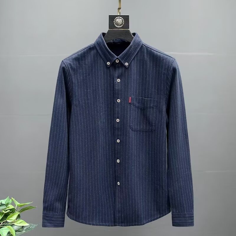 เสื้อเชิ้ตแขนยาวลายทางแนวตั้งสำหรับผู้ชาย ออกแบบให้สวมใส่สบายและคล่องตัว ราคา ถูกที่สุด ดีลบีเคเค แกลเลอรีภาพที่ 4