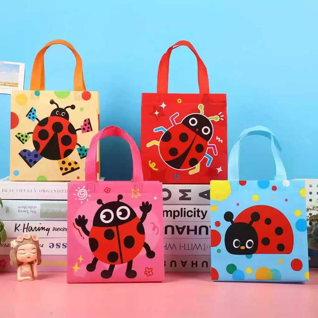 S0293 กระเป๋าผ้า ถุงของขวัญ ลายการ์ตูน น่ารัก 22x23x11ซม. ใส่ของ ใส่เครื่องเขียน ใส่เอกสาร พับได้ thumbnail 7
