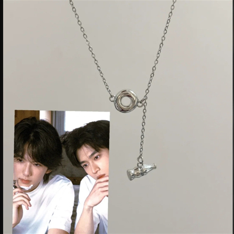 สร้อยคอ Cola Candy Cola Zhang แหวนสุทธิเต็ม Zhao สร้อยคอละครขนมปัง Cypress Guima ZYRT