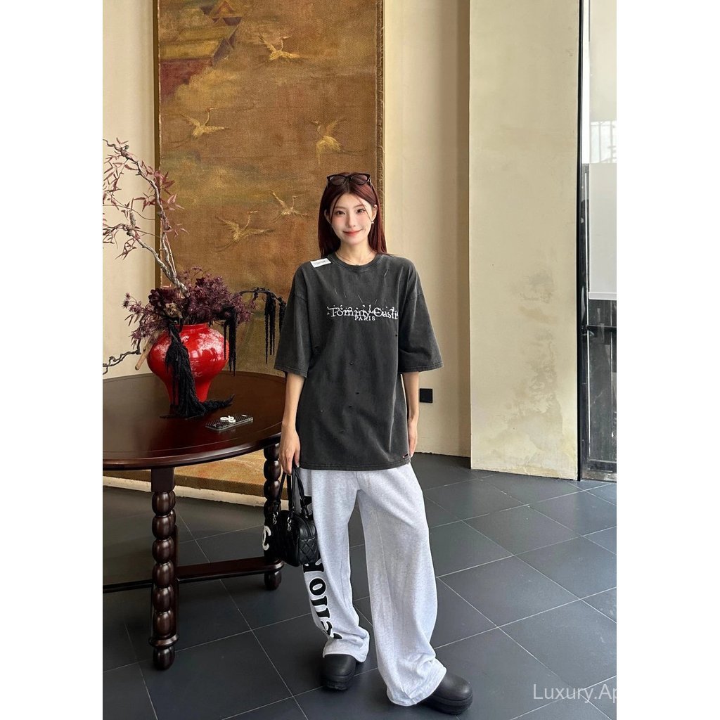 [1: 1 โลโก้รุ่นที่ถูกต้อง] mm6 Co-Branded เสื้อยืดแขนสั้นล้าง Distressed Hole ผู้ชายผู้หญิงสไตล์เดีย