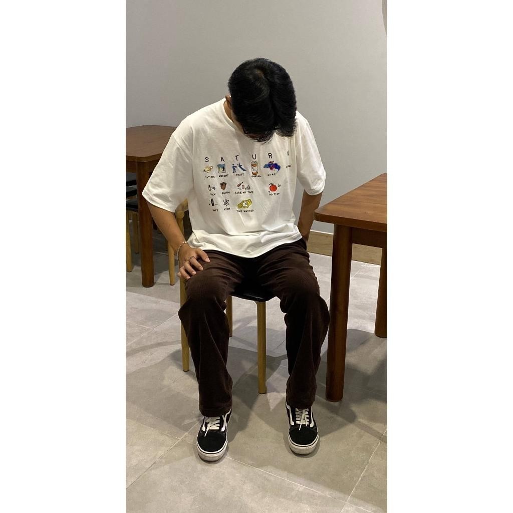 เสื้อยืดผู้ชาย ทำจากฝ้ายแท้ ออกแบบใหม่ ได้แรงบันดาลใจจากอัลบั้ม Saturn ของ SZA ปี 2024