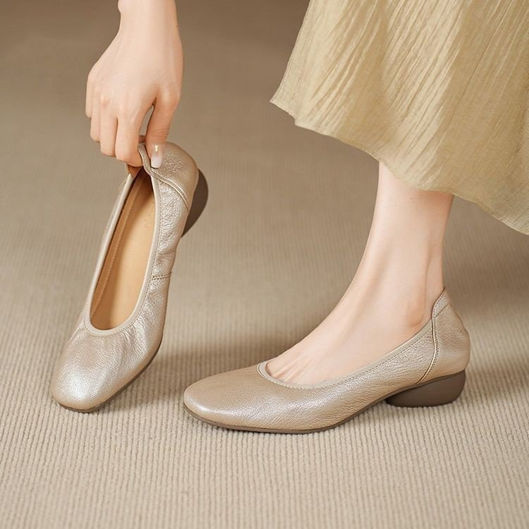 รองเท้าสตรีแบบเรโทรแฟชั่นใหม่ สะดวกในการสวมใส่ตลอดวัน มีระบบกันลื่นและคงทน พร้อมจำหน่ายจากโรงงาน