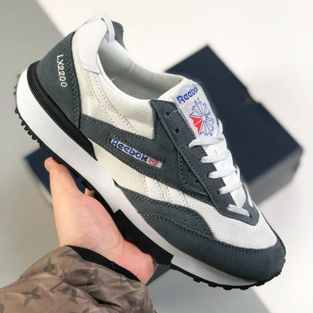 REEBOK LX 2200 รองเท้าผ้าใบสําหรับผู้ชายและผู้หญิงรองเท้าวิ่งคู่ Unisex รองเท้าลําลองย้อนยุค VYTX