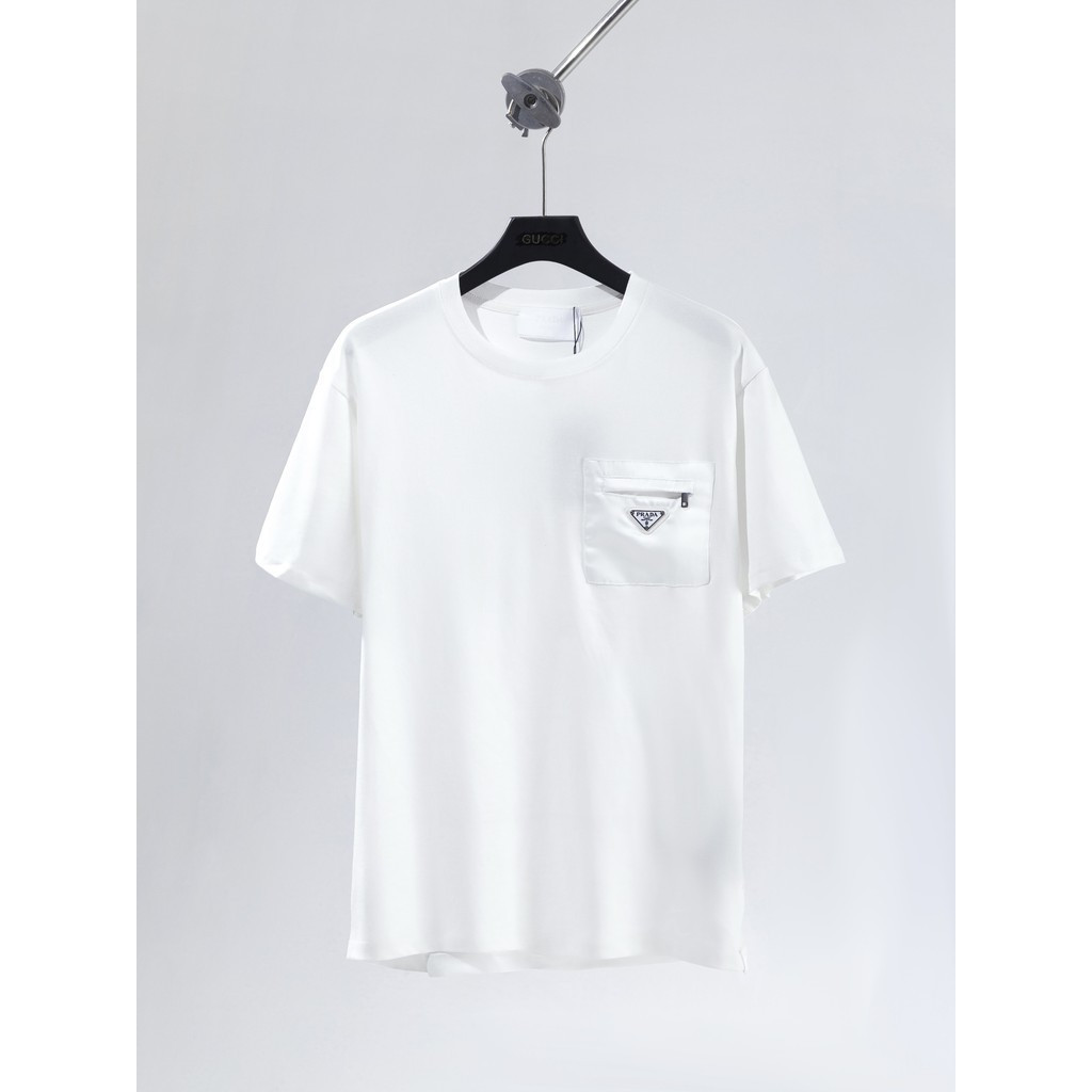 Prada/Prada/2026 คลาสสิกรอบคอแขนสั้นเสื้อยืดผู้ชายผู้หญิงสไตล์ญี่ปุ่น 2025 ฤดูใบไม้ร่วง Co-Branded อ