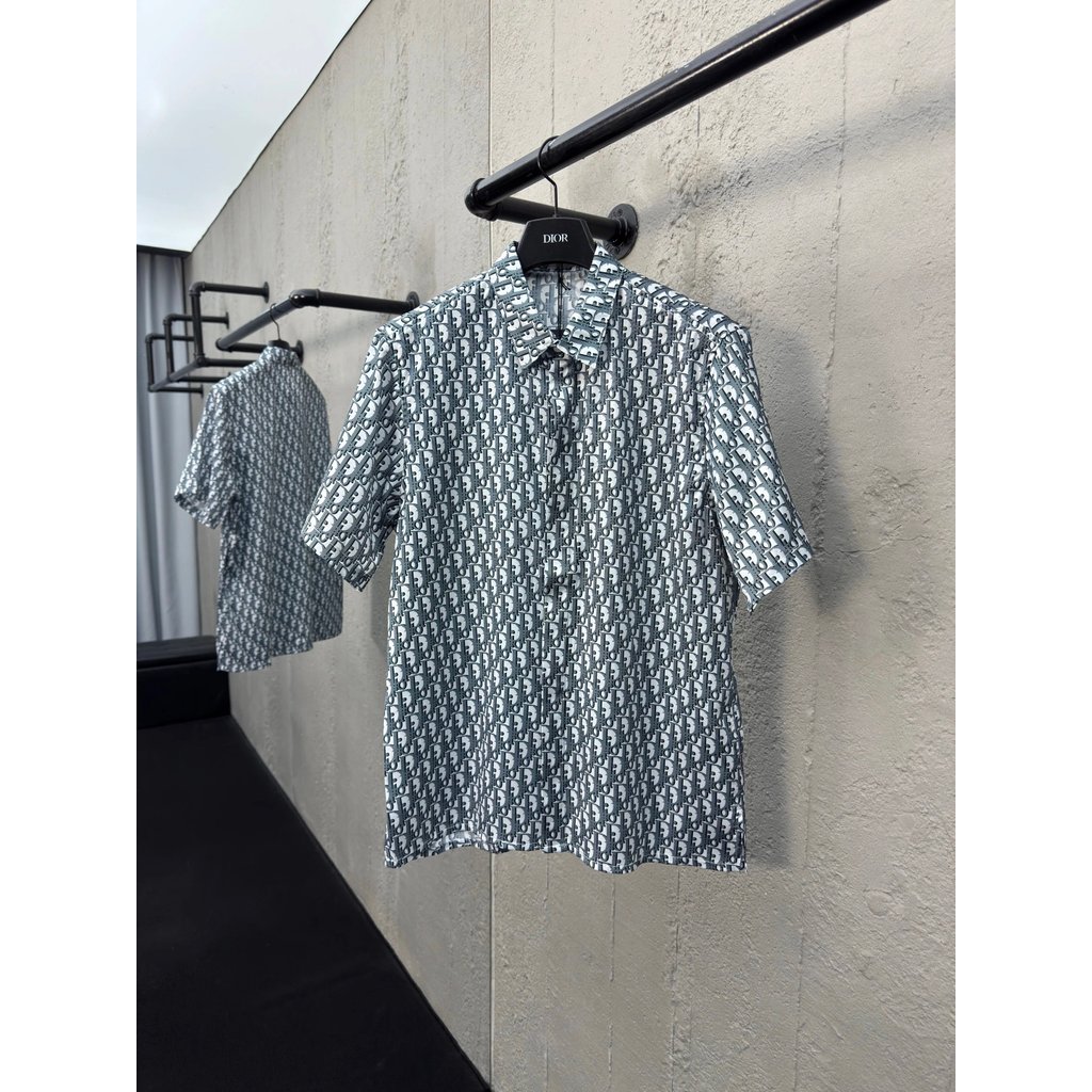สไตล์ใหม่ Dior Presbyopic Full Print Letter เสื้อเชิ้ตแขนสั้นลําลองทุกการแข่งขันฤดูร้อนขายร้อน
