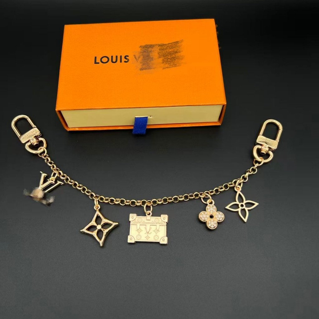 V Home Presbyopic Bag Chain Pendant, Golden Chain, Four-leaf Clover, Flower, V Letter Pendant, Make/