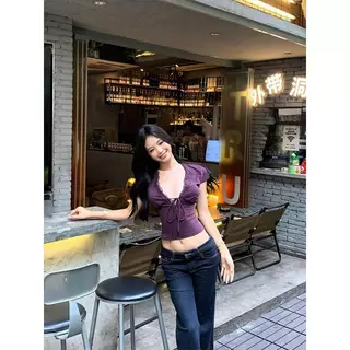 เสื้อยืดคอวี แขนสั้น แต่งขอบลูกไม้โชว์หน้าอก สำหรับผู้หญิง เสื้อคอกว้างเข้ารูป แขนสั้น คอกว้าง เหมาะสำหรับฤดูร้อน