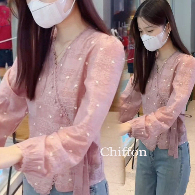 Cuties💖W702 เสื้อลายลูกไม้แขนยาวสไตล์เกาหลีสำหรับสุภาพสตรี คอวี  ทรงหลวม  เข้ากับทุกการแต่งกาย