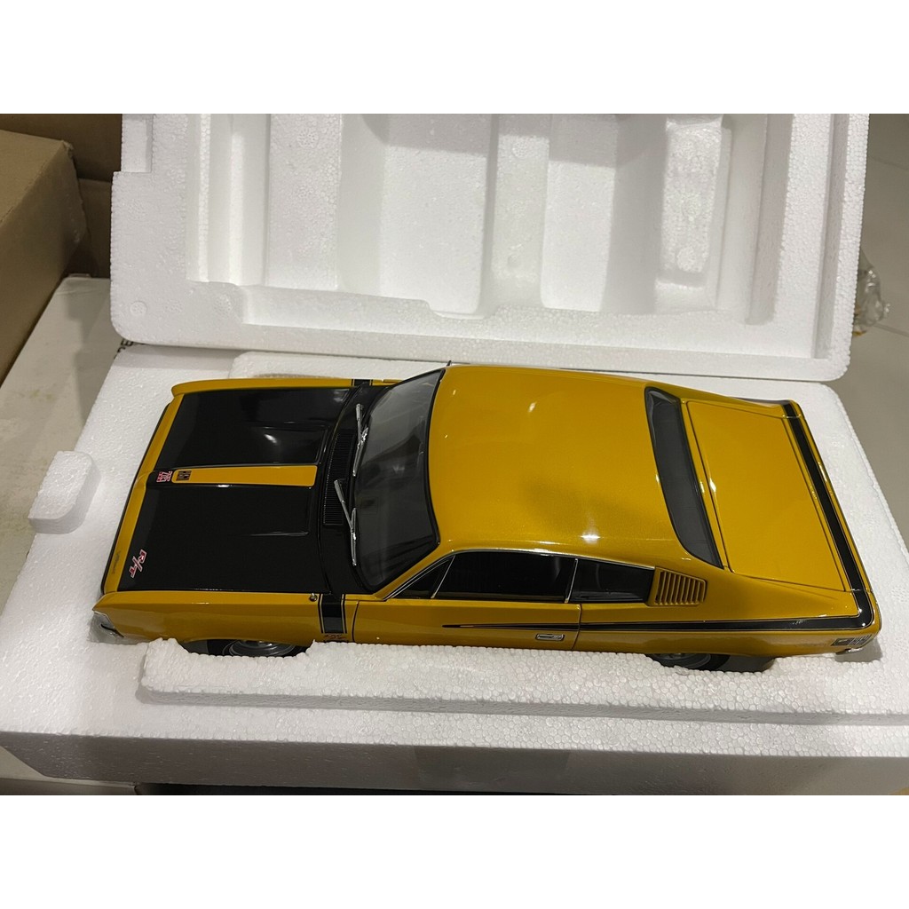 Rare Autoart Autoart Autoart 1: 18 Chrysler CHARGER E49 Raiders สีเหลืองสีดําฝาครอบยี่ห้อใหม่ Origin